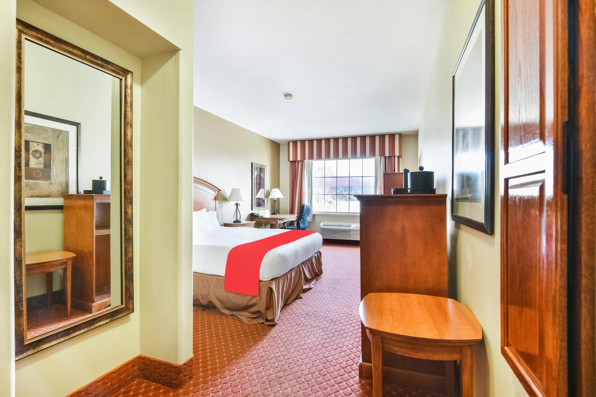 Oyo Townhouse Airport 3*